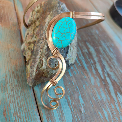 Brazalete grande de Espirales para Bíceps en Alpaca con Howlita