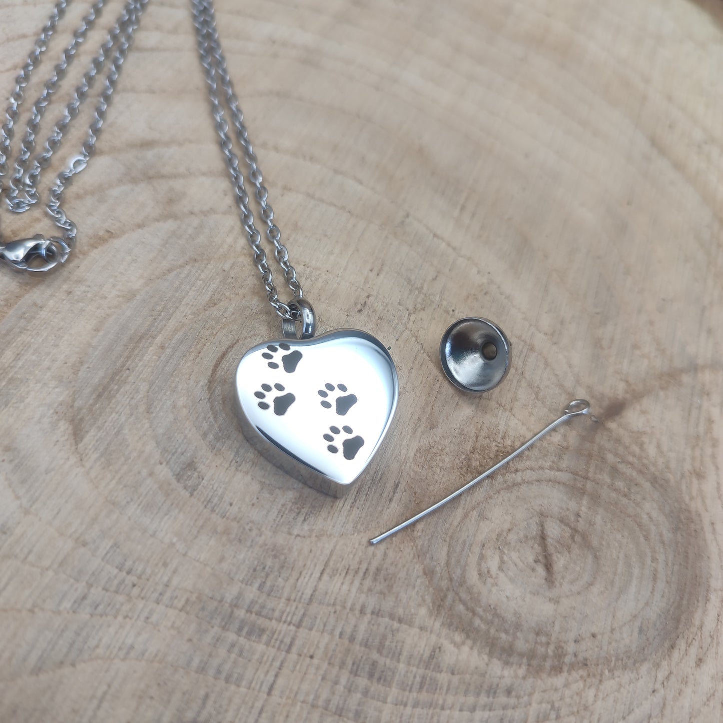 Collier Mini Urne « Toujours avec moi » : Gardien de cendres en acier inoxydable – Deux modèles disponibles