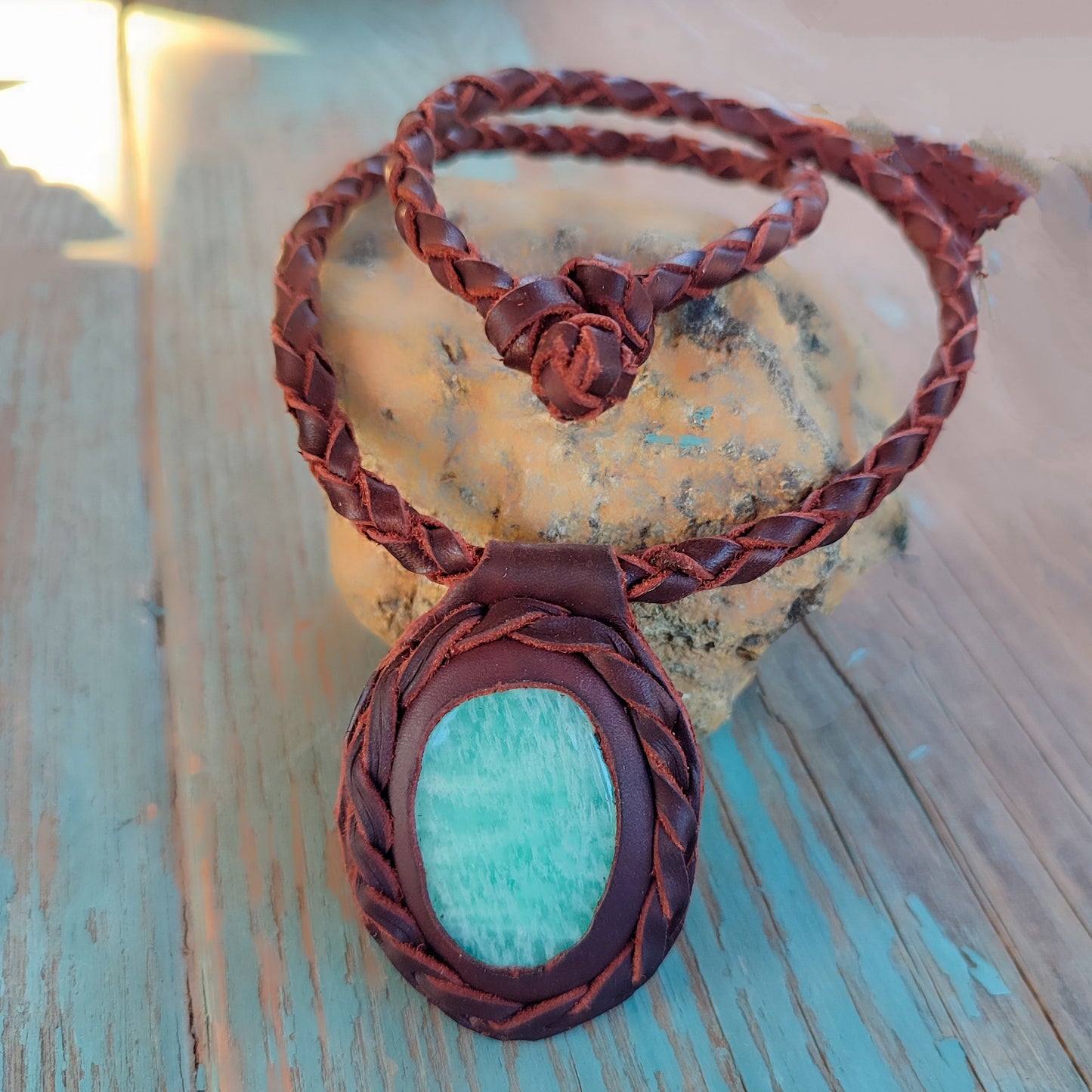 Collar cuero trenzado amazonita