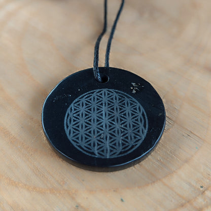 Colgante shungita flor de la vida