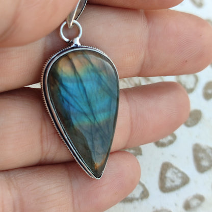 Colgante de Labradorita Natural | Joyería de la India