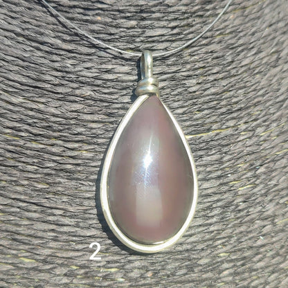 Pendentif en obsidienne arc-en-ciel