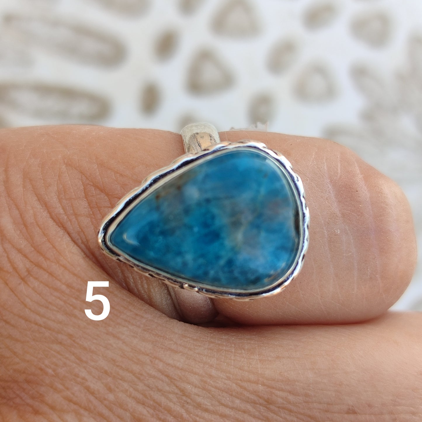 Anillo de Apatita Azul Ajustable | Joyería de la India