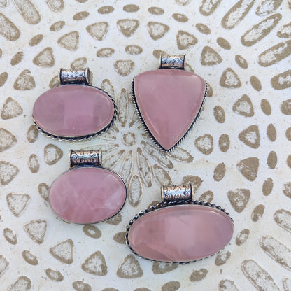 Colgante de Cuarzo Rosa Grande | Joyería de la India