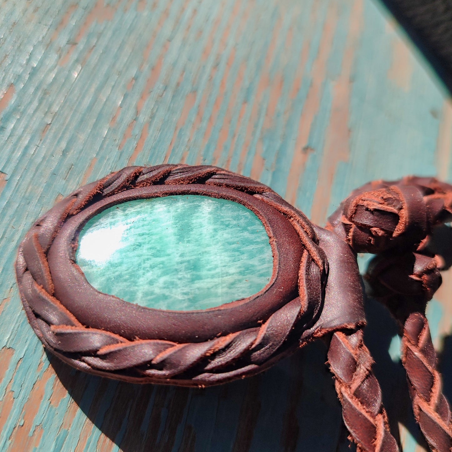 Collar cuero trenzado amazonita
