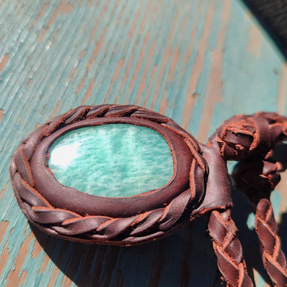 Collar cuero trenzado amazonita