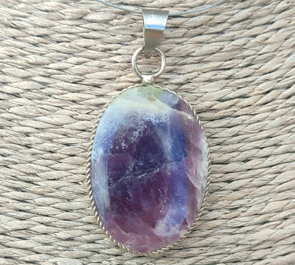 Colgante de amatista con doble baño de plata