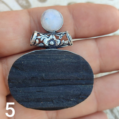 Colgante de Turmalina Negra y Piedra Luna | Joyería de la India
