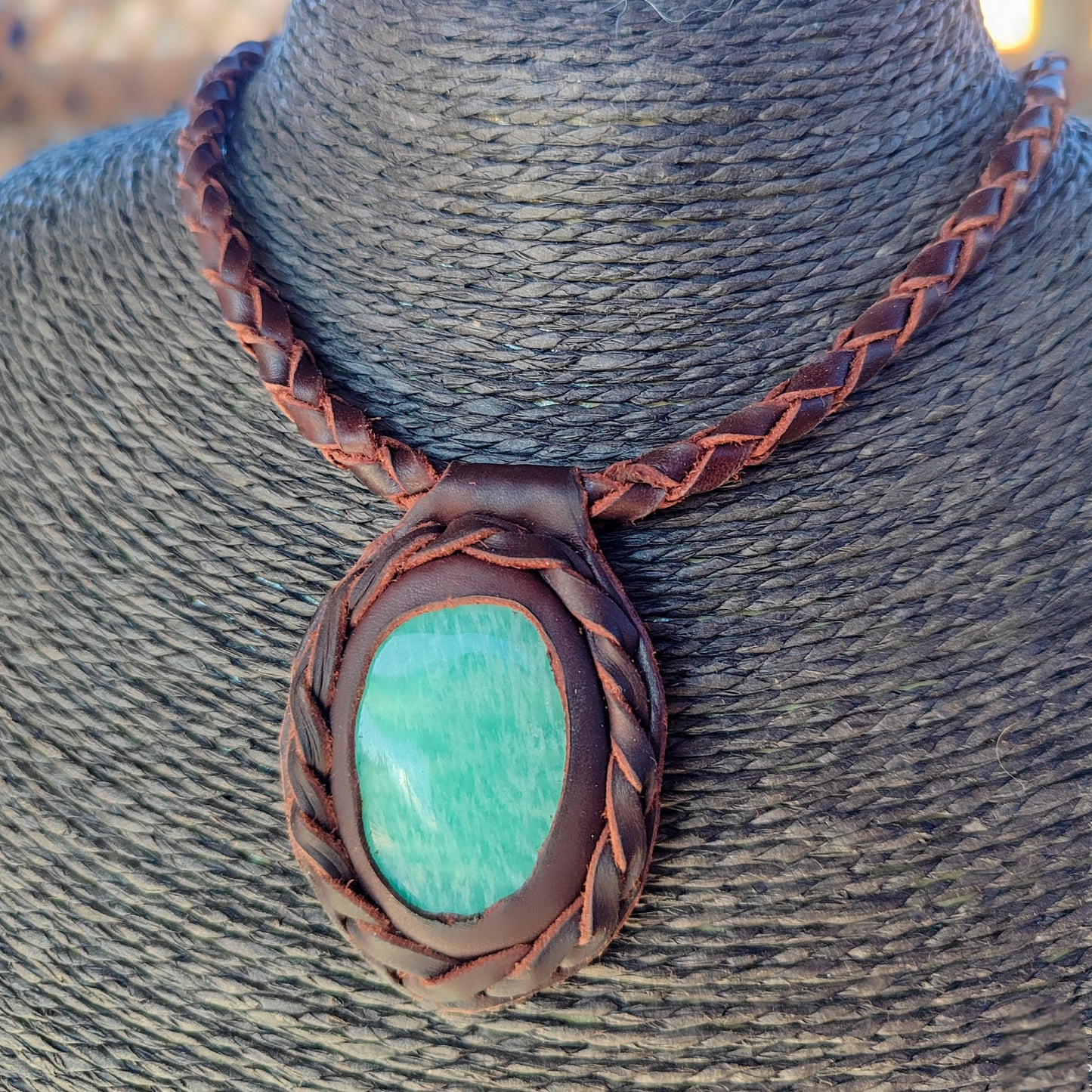 Collar cuero trenzado amazonita