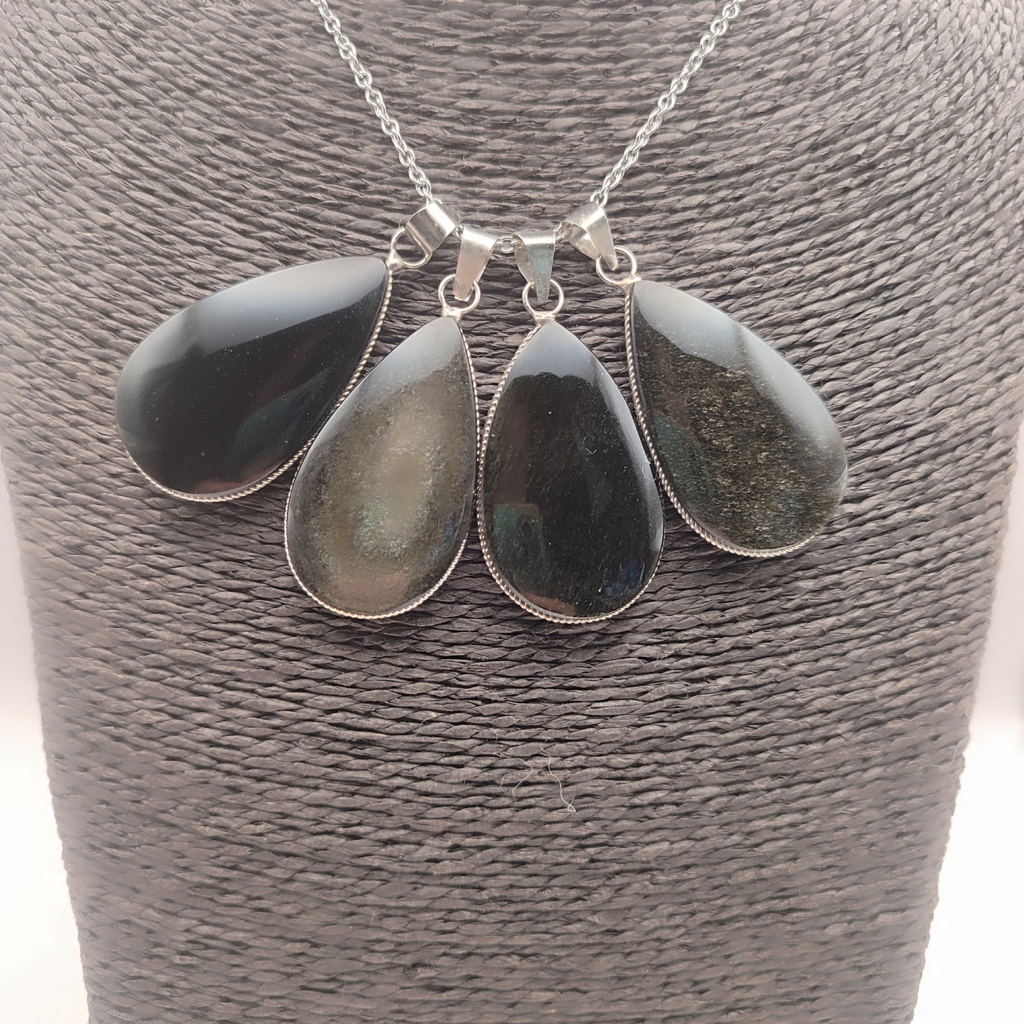 Pendentif XL en obsidienne dorée en forme de larme