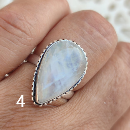 Anillo de Piedra Luna Ajustable | Joyería de la India