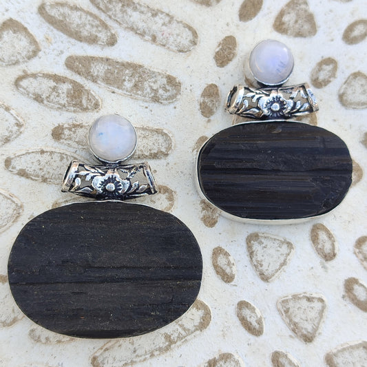 Colgante de Turmalina Negra y Piedra Luna | Joyería de la India