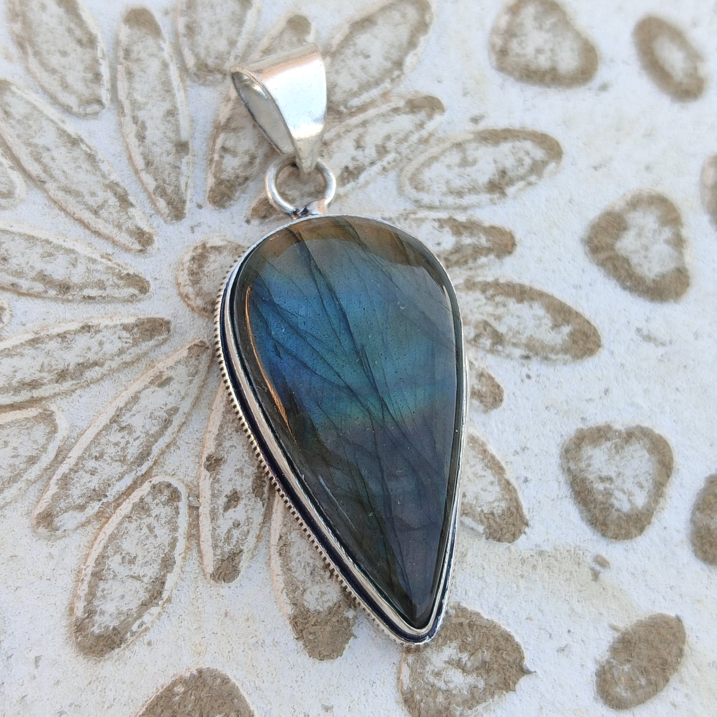 Colgante de Labradorita Natural | Joyería de la India