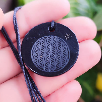 Colgante shungita flor de la vida