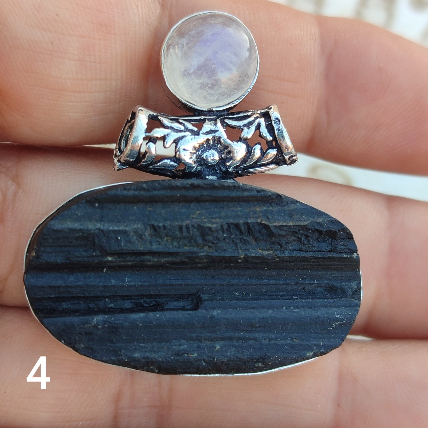 Colgante de Turmalina Negra y Piedra Luna | Joyería de la India